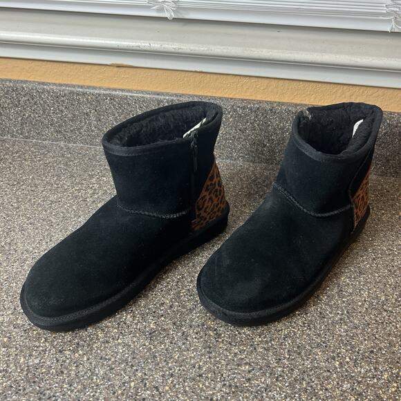 Koolaburra by UGG Women 6.5 Suede Boots Black/Cheetah Print Ankle Bootie Pull On - Picture 2 of 11